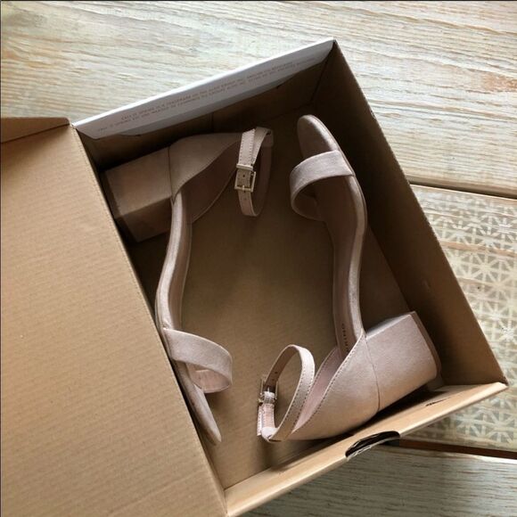 ✨HP✨Stangarone Suede Open Toe Ankle Strap Sandals✨ - Picture 5 of 9